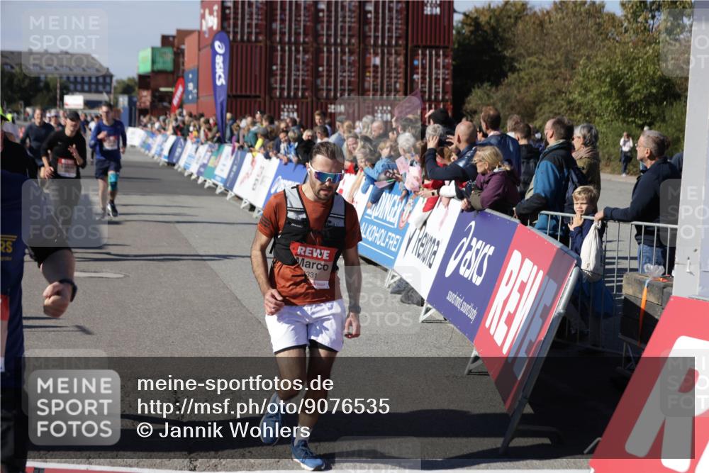 03.10.2025 - Köhlbrandbrückenlauf Jannik Wohlers http://msf.ph/oto/9076535 03.10.2025 13:17:03 Ziel 4168, 4242, 4331, 4359, 4361, 4605, 4861, 4978, 4982, 5033, 5073, 5087, 5090, 5100, 5302, 5453, 5467, 5479, 5840, 6474, 6623, 6626, 6658 meine-sportfotos.de