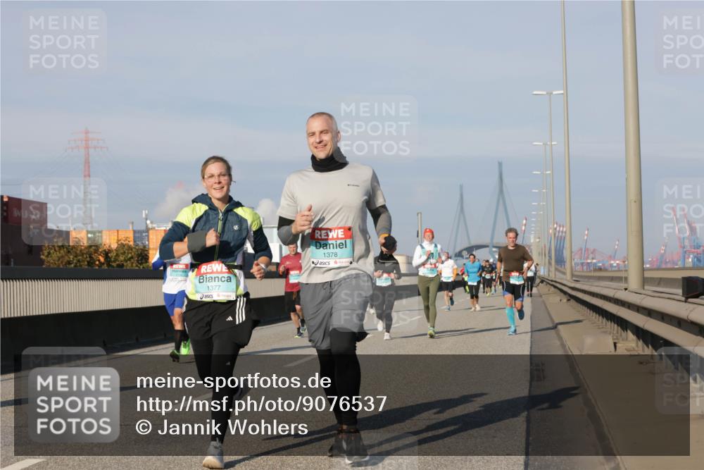 03.10.2025 - Köhlbrandbrückenlauf Jannik Wohlers http://msf.ph/oto/9076537 03.10.2025 09:51:58 Position 3 1377, 1378 meine-sportfotos.de