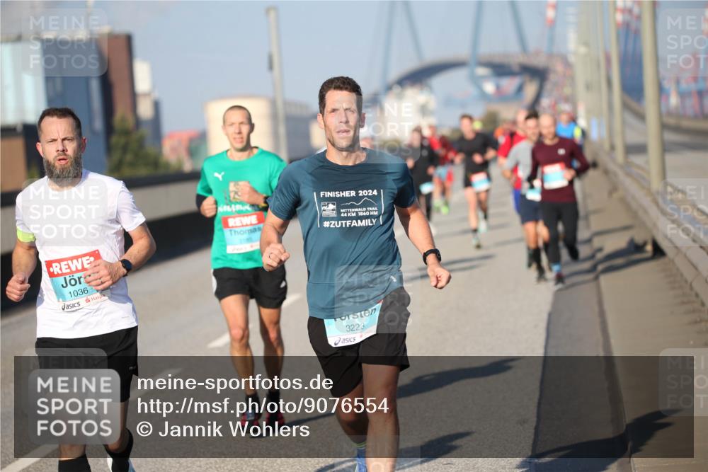 03.10.2025 - Köhlbrandbrückenlauf Jannik Wohlers http://msf.ph/oto/9076554 03.10.2025 09:43:15 Position 3 1036, 2024, 44, 1860, 3223 meine-sportfotos.de
