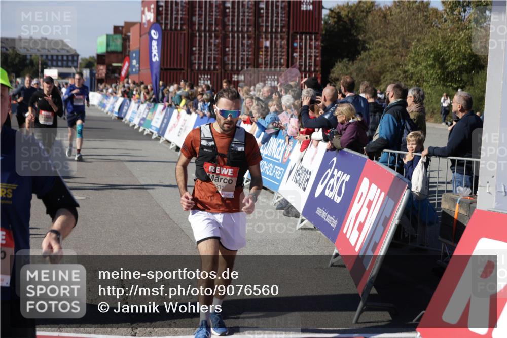 03.10.2025 - Köhlbrandbrückenlauf Jannik Wohlers http://msf.ph/oto/9076560 03.10.2025 13:17:03 Ziel 4168, 4242, 4331, 4359, 4361, 4605, 4861, 4978, 4982, 5033, 5073, 5087, 5090, 5100, 5302, 5453, 5467, 5479, 5840, 6474, 6623, 6626, 6658 meine-sportfotos.de