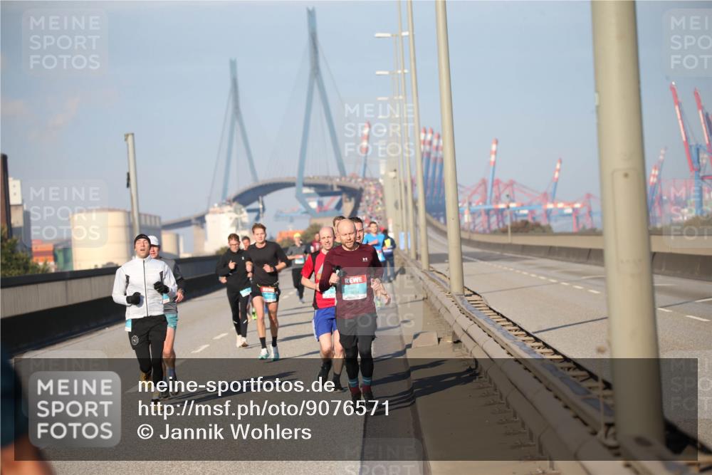 03.10.2025 - Köhlbrandbrückenlauf Jannik Wohlers http://msf.ph/oto/9076571 03.10.2025 09:43:17 Position 3  meine-sportfotos.de