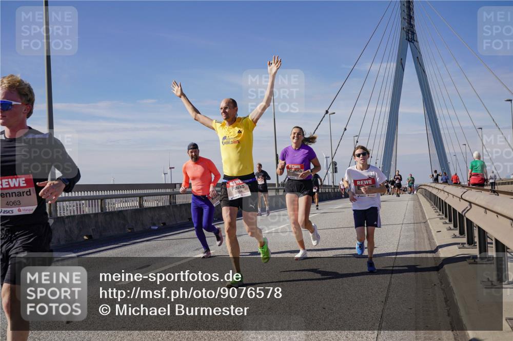 03.10.2025 - Köhlbrandbrückenlauf Michael Burmester http://msf.ph/oto/9076578 03.10.2025 12:41:42 Position 2 4063, 5964 meine-sportfotos.de