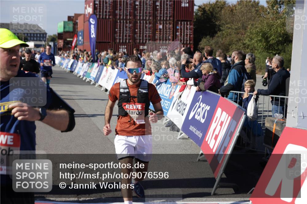 03.10.2025 - Köhlbrandbrückenlauf Jannik Wohlers http://msf.ph/oto/9076596 03.10.2025 13:17:03 Ziel 4168, 4242, 4331, 4359, 4361, 4605, 4861, 4978, 4982, 5033, 5073, 5087, 5090, 5100, 5302, 5453, 5467, 5479, 5840, 6474, 6623, 6626, 6658 meine-sportfotos.de