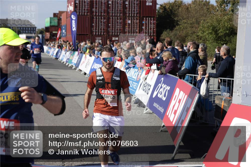 03.10.2025 - Köhlbrandbrückenlauf Jannik Wohlers http://msf.ph/oto/9076603 03.10.2025 13:17:03 Ziel 4168, 4242, 4331, 4359, 4361, 4605, 4861, 4978, 4982, 5033, 5073, 5087, 5090, 5100, 5302, 5453, 5467, 5479, 5840, 6474, 6623, 6626, 6658 meine-sportfotos.de