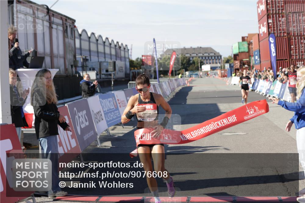 03.10.2025 - Köhlbrandbrückenlauf Jannik Wohlers http://msf.ph/oto/9076608 03.10.2025 12:46:50 Ziel 4027, 6483, 6516, 6740 meine-sportfotos.de