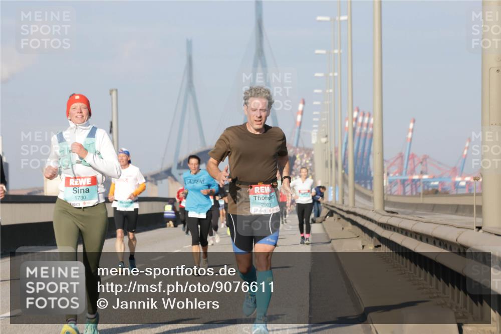 03.10.2025 - Köhlbrandbrückenlauf Jannik Wohlers http://msf.ph/oto/9076611 03.10.2025 09:52:00 Position 3 1730, 2903 meine-sportfotos.de