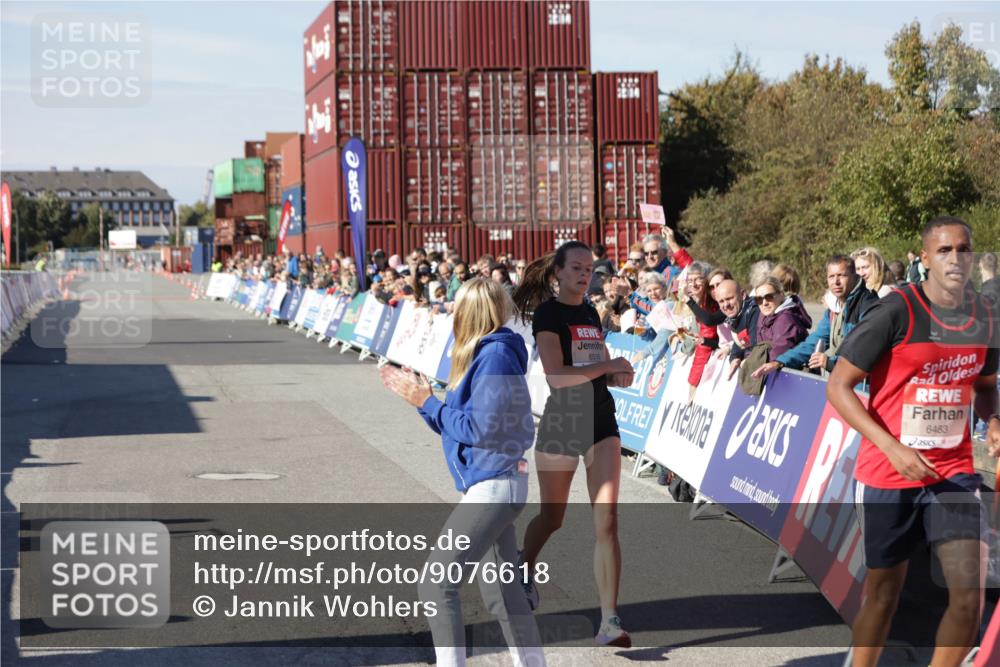 03.10.2025 - Köhlbrandbrückenlauf Jannik Wohlers http://msf.ph/oto/9076618 03.10.2025 12:46:54 Ziel 6483, 6516, 6740 meine-sportfotos.de