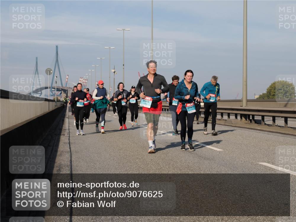 03.10.2025 - Köhlbrandbrückenlauf Fabian Wolf http://msf.ph/oto/9076625 03.10.2025 10:15:29 Position 3 1256, 2442 meine-sportfotos.de