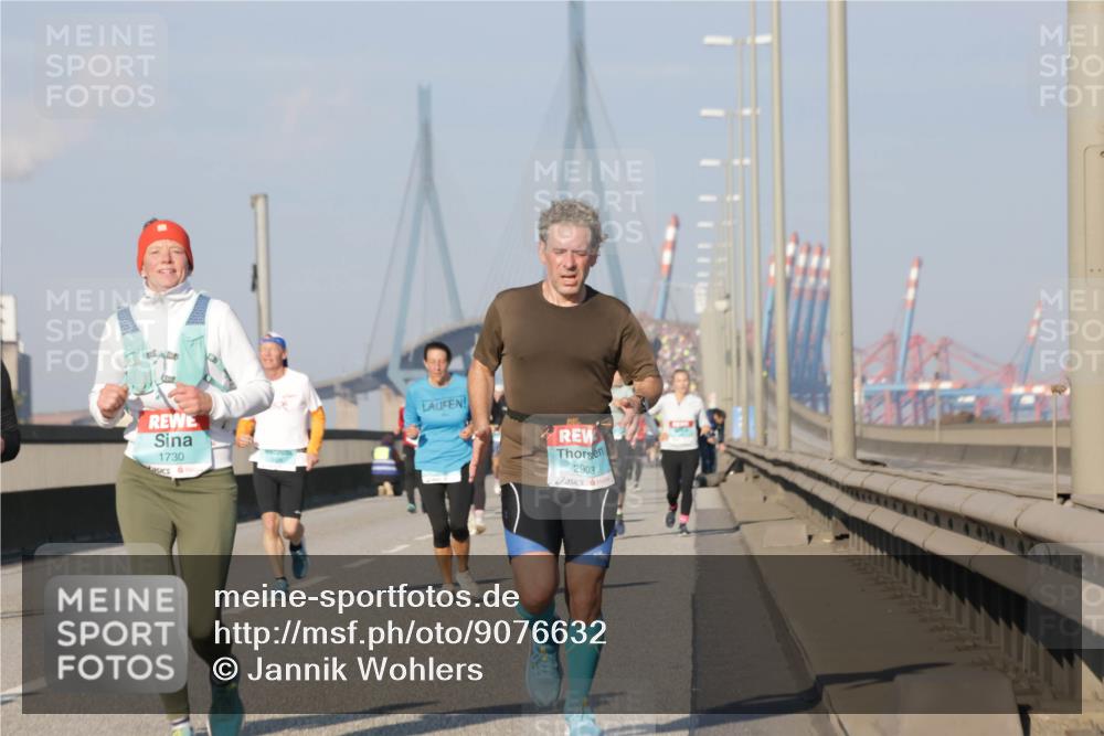 03.10.2025 - Köhlbrandbrückenlauf Jannik Wohlers http://msf.ph/oto/9076632 03.10.2025 09:52:00 Position 3 1730, 2903 meine-sportfotos.de