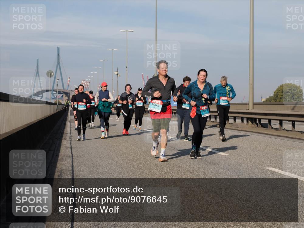 03.10.2025 - Köhlbrandbrückenlauf Fabian Wolf http://msf.ph/oto/9076645 03.10.2025 10:15:30 Position 3 1256, 2442 meine-sportfotos.de