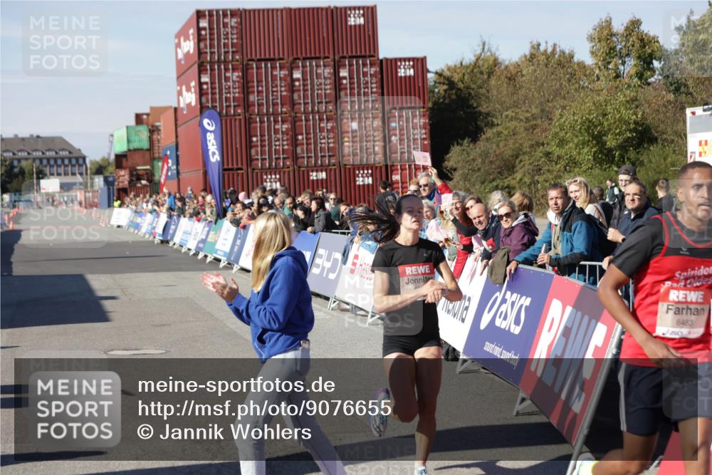 03.10.2025 - Köhlbrandbrückenlauf Jannik Wohlers http://msf.ph/oto/9076655 03.10.2025 12:46:54 Ziel 6483, 6516, 6740 meine-sportfotos.de