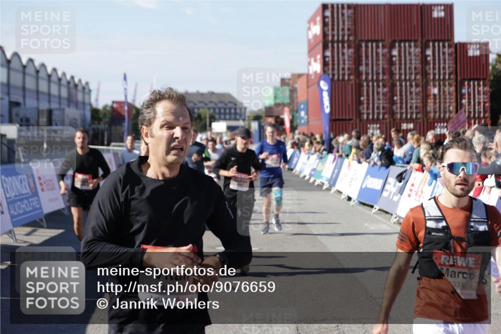 03.10.2025 - Köhlbrandbrückenlauf Jannik Wohlers http://msf.ph/oto/9076659 03.10.2025 13:17:04 Ziel 4168, 4242, 4331, 4359, 4361, 4605, 4861, 4978, 4982, 5033, 5073, 5087, 5090, 5100, 5302, 5453, 5467, 5479, 5667, 5840, 6474, 6623, 6626, 6658 meine-sportfotos.de
