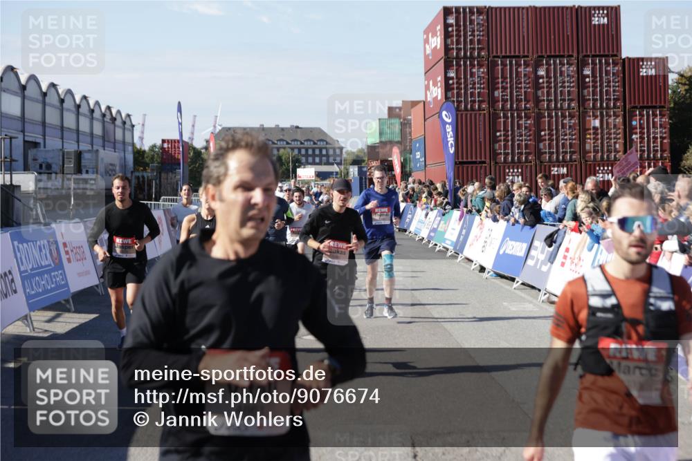 03.10.2025 - Köhlbrandbrückenlauf Jannik Wohlers http://msf.ph/oto/9076674 03.10.2025 13:17:04 Ziel 4168, 4242, 4331, 4359, 4361, 4605, 4861, 4978, 4982, 5033, 5073, 5087, 5090, 5100, 5302, 5453, 5467, 5479, 5667, 5840, 6474, 6623, 6626, 6658 meine-sportfotos.de