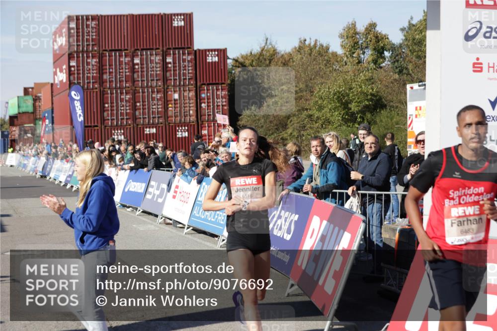 03.10.2025 - Köhlbrandbrückenlauf Jannik Wohlers http://msf.ph/oto/9076692 03.10.2025 12:46:54 Ziel 6483, 6516, 6740 meine-sportfotos.de