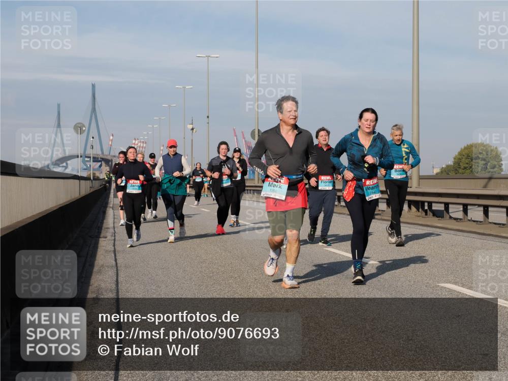 03.10.2025 - Köhlbrandbrückenlauf Fabian Wolf http://msf.ph/oto/9076693 03.10.2025 10:15:31 Position 3 1819, 2442, 1256 meine-sportfotos.de