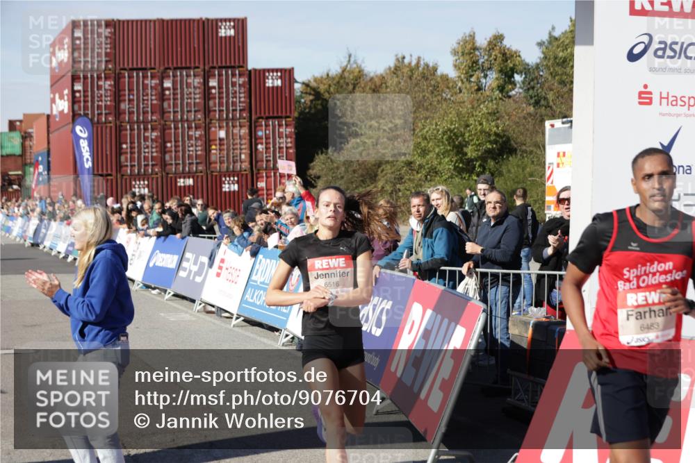 03.10.2025 - Köhlbrandbrückenlauf Jannik Wohlers http://msf.ph/oto/9076704 03.10.2025 12:46:54 Ziel 6483, 6516, 6740 meine-sportfotos.de