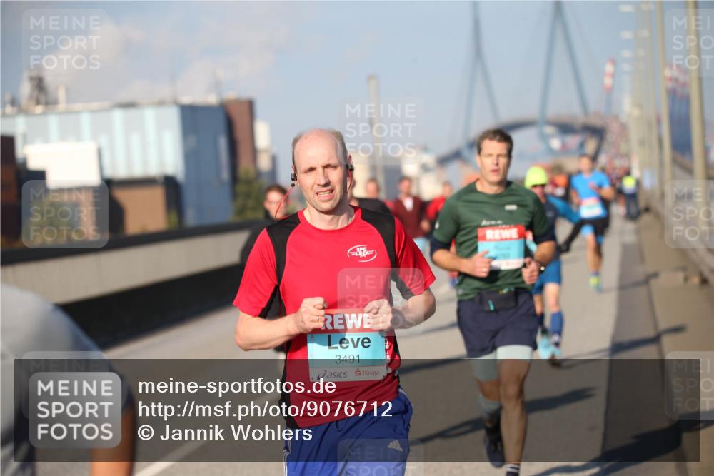 03.10.2025 - Köhlbrandbrückenlauf Jannik Wohlers http://msf.ph/oto/9076712 03.10.2025 09:43:24 Position 3 3491 meine-sportfotos.de