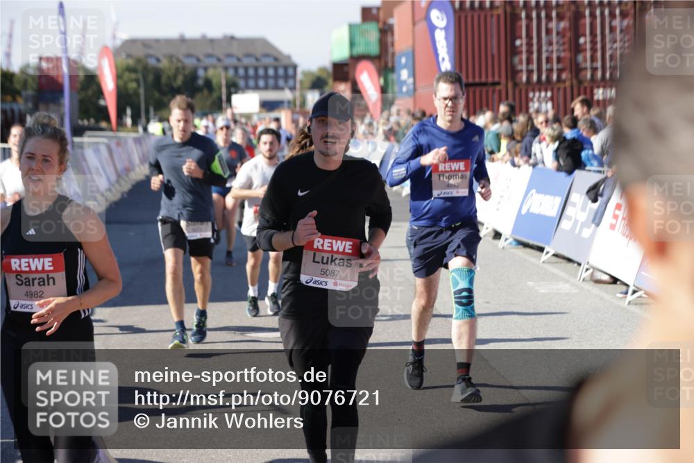 03.10.2025 - Köhlbrandbrückenlauf Jannik Wohlers http://msf.ph/oto/9076721 03.10.2025 13:17:06 Ziel 4242, 4331, 4359, 4361, 4861, 4978, 4982, 5033, 5073, 5087, 5090, 5100, 5479, 5667, 5840, 6431, 6474, 6623, 6626 meine-sportfotos.de