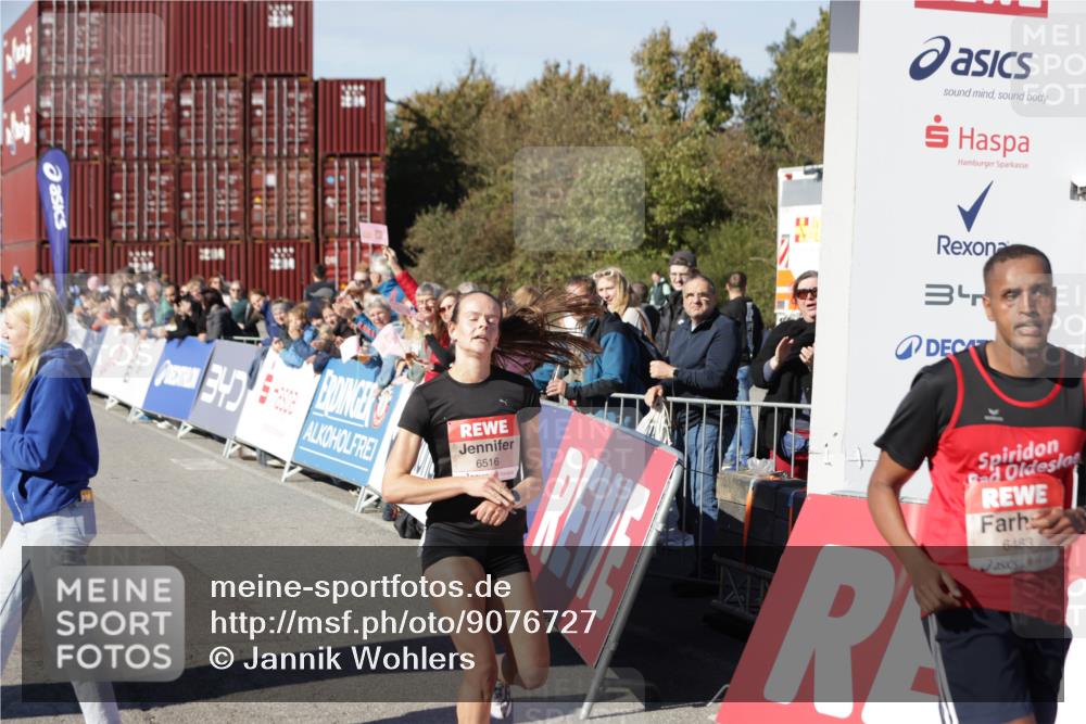 03.10.2025 - Köhlbrandbrückenlauf Jannik Wohlers http://msf.ph/oto/9076727 03.10.2025 12:46:55 Ziel 6483, 6516, 6740 meine-sportfotos.de