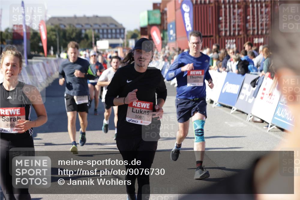 03.10.2025 - Köhlbrandbrückenlauf Jannik Wohlers http://msf.ph/oto/9076730 03.10.2025 13:17:06 Ziel 4242, 4331, 4359, 4361, 4861, 4978, 4982, 5033, 5073, 5087, 5090, 5100, 5479, 5667, 5840, 6431, 6474, 6623, 6626 meine-sportfotos.de