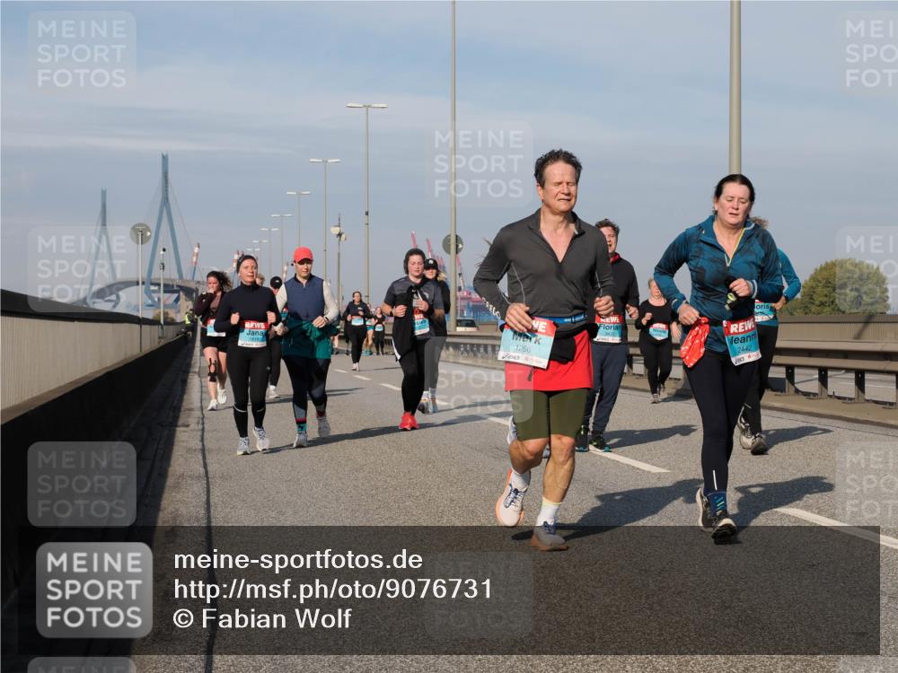 03.10.2025 - Köhlbrandbrückenlauf Fabian Wolf http://msf.ph/oto/9076731 03.10.2025 10:15:31 Position 3 1819, 3437, 2442, 1256 meine-sportfotos.de