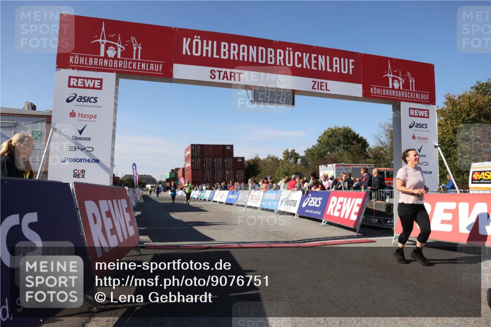 03.10.2025 - Köhlbrandbrückenlauf Lena Gebhardt http://msf.ph/oto/9076751 03.10.2025 13:41:07 Ziel 5116, 5121, 6317, 6437 meine-sportfotos.de