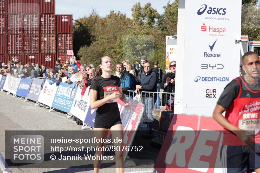 03.10.2025 - Köhlbrandbrückenlauf Jannik Wohlers http://msf.ph/oto/9076752 03.10.2025 12:46:55 Ziel 6483, 6516, 6740 meine-sportfotos.de