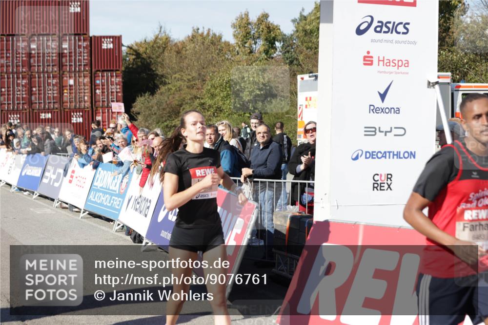 03.10.2025 - Köhlbrandbrückenlauf Jannik Wohlers http://msf.ph/oto/9076761 03.10.2025 12:46:55 Ziel 6483, 6516, 6740 meine-sportfotos.de