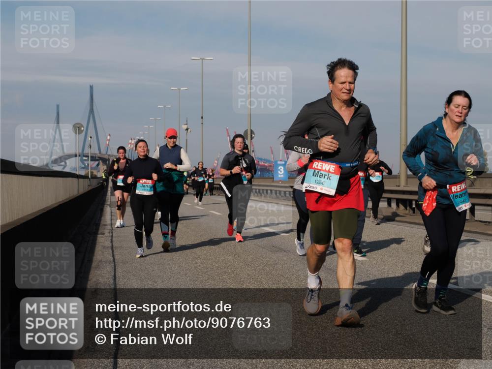 03.10.2025 - Köhlbrandbrückenlauf Fabian Wolf http://msf.ph/oto/9076763 03.10.2025 10:15:32 Position 3 1256, 2442 meine-sportfotos.de