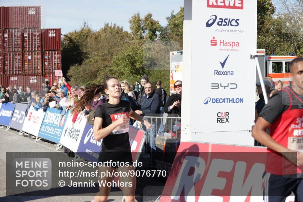 03.10.2025 - Köhlbrandbrückenlauf Jannik Wohlers http://msf.ph/oto/9076770 03.10.2025 12:46:55 Ziel 6483, 6516, 6740 meine-sportfotos.de