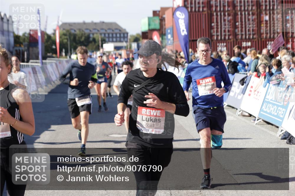 03.10.2025 - Köhlbrandbrückenlauf Jannik Wohlers http://msf.ph/oto/9076790 03.10.2025 13:17:06 Ziel 4242, 4331, 4359, 4361, 4861, 4978, 4982, 5033, 5073, 5087, 5090, 5100, 5479, 5667, 5840, 6431, 6474, 6623, 6626 meine-sportfotos.de