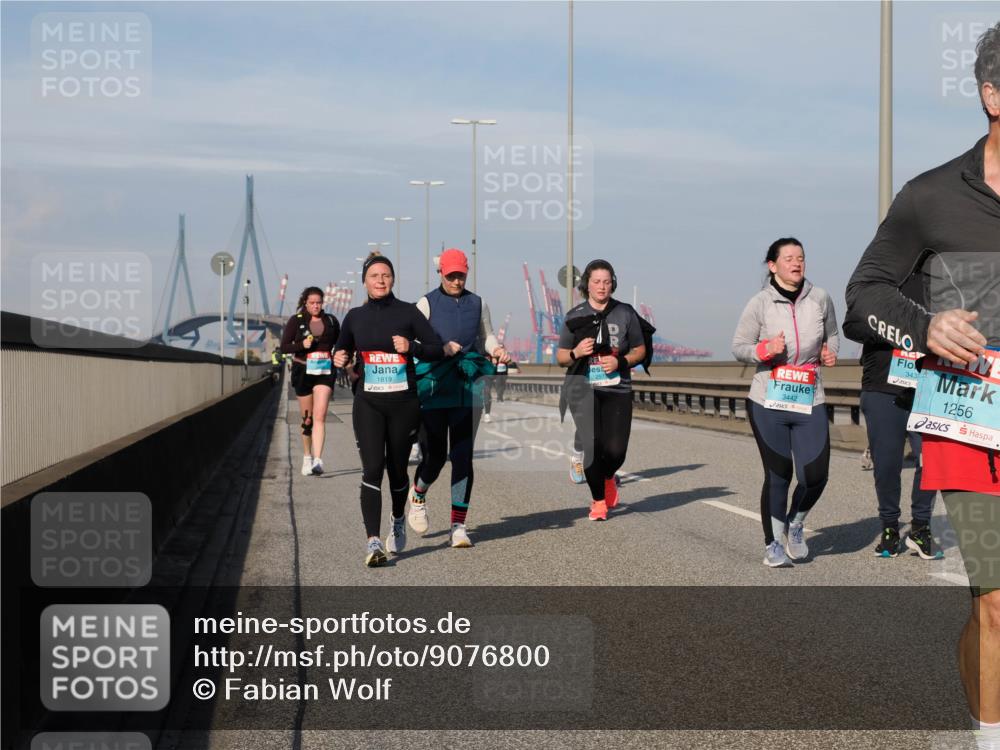 03.10.2025 - Köhlbrandbrückenlauf Fabian Wolf http://msf.ph/oto/9076800 03.10.2025 10:15:33 Position 3 1819, 257, 3442, 343, 1256 meine-sportfotos.de