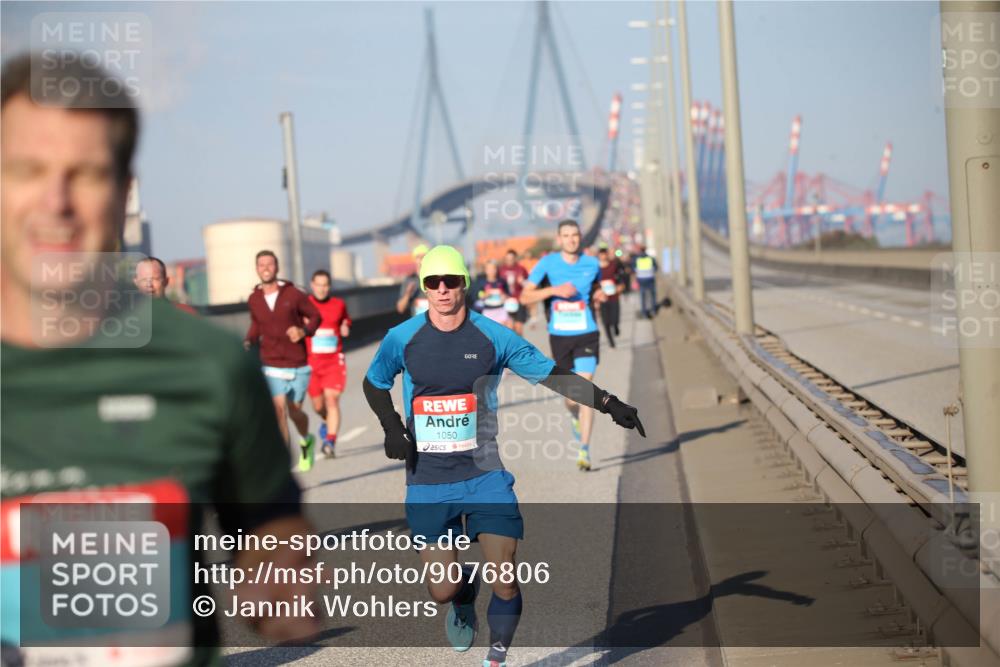 03.10.2025 - Köhlbrandbrückenlauf Jannik Wohlers http://msf.ph/oto/9076806 03.10.2025 09:43:27 Position 3 1050 meine-sportfotos.de