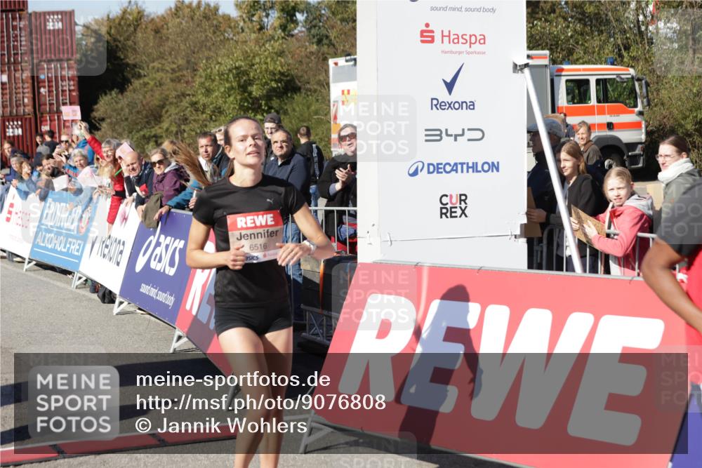 03.10.2025 - Köhlbrandbrückenlauf Jannik Wohlers http://msf.ph/oto/9076808 03.10.2025 12:46:55 Ziel 6483, 6516, 6740 meine-sportfotos.de