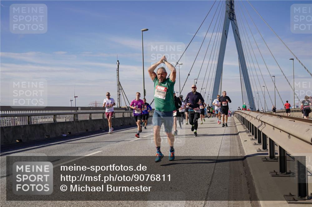 03.10.2025 - Köhlbrandbrückenlauf Michael Burmester http://msf.ph/oto/9076811 03.10.2025 12:41:55 Position 2 5707 meine-sportfotos.de