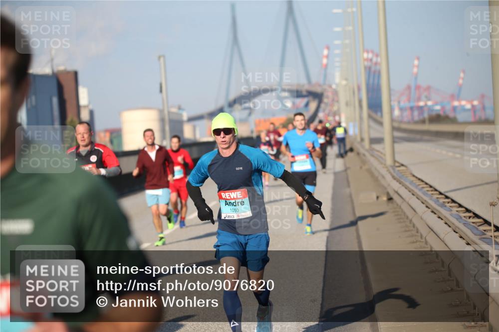 03.10.2025 - Köhlbrandbrückenlauf Jannik Wohlers http://msf.ph/oto/9076820 03.10.2025 09:43:27 Position 3 1050 meine-sportfotos.de