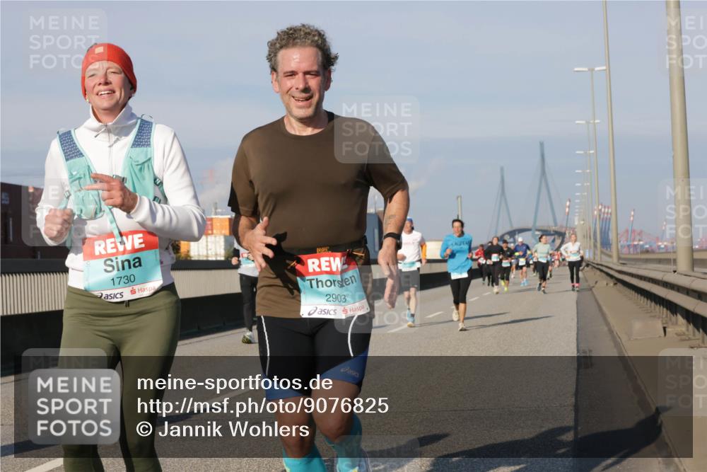 03.10.2025 - Köhlbrandbrückenlauf Jannik Wohlers http://msf.ph/oto/9076825 03.10.2025 09:52:04 Position 3 1730, 2903 meine-sportfotos.de