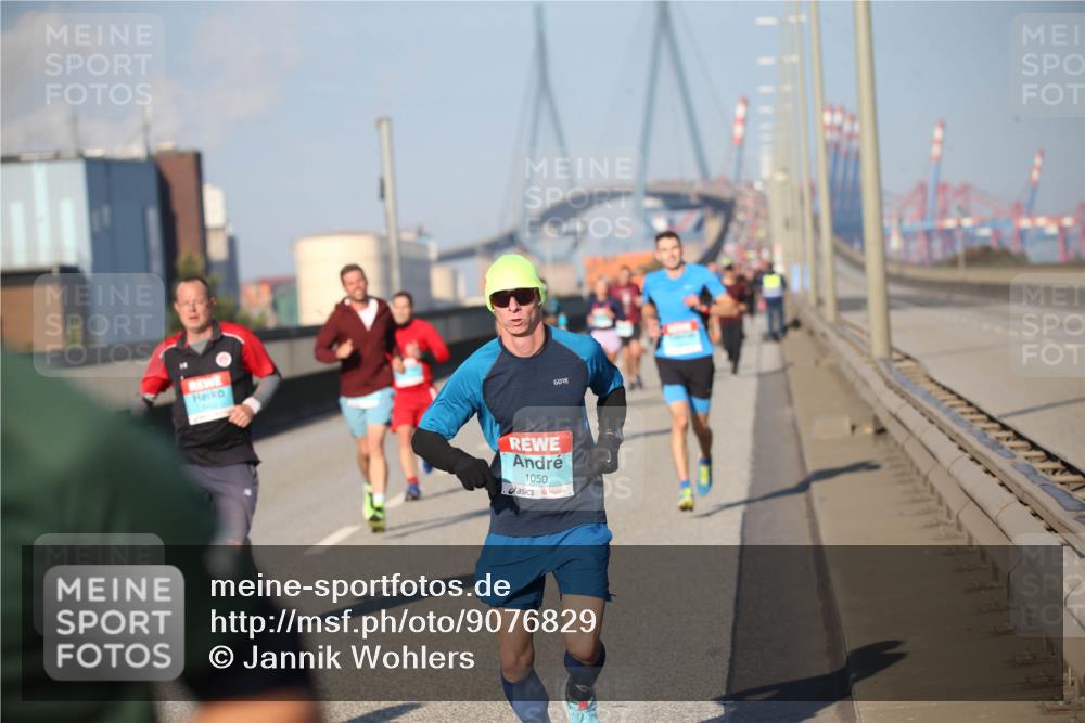 03.10.2025 - Köhlbrandbrückenlauf Jannik Wohlers http://msf.ph/oto/9076829 03.10.2025 09:43:27 Position 3 1050 meine-sportfotos.de