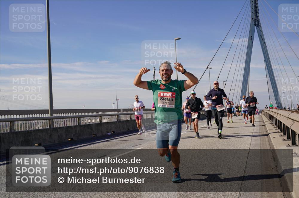 03.10.2025 - Köhlbrandbrückenlauf Michael Burmester http://msf.ph/oto/9076838 03.10.2025 12:41:56 Position 2 5707 meine-sportfotos.de