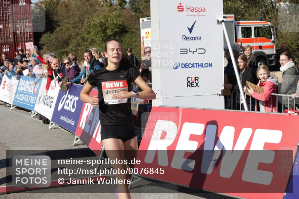 03.10.2025 - Köhlbrandbrückenlauf Jannik Wohlers http://msf.ph/oto/9076845 03.10.2025 12:46:55 Ziel 6483, 6516, 6740 meine-sportfotos.de