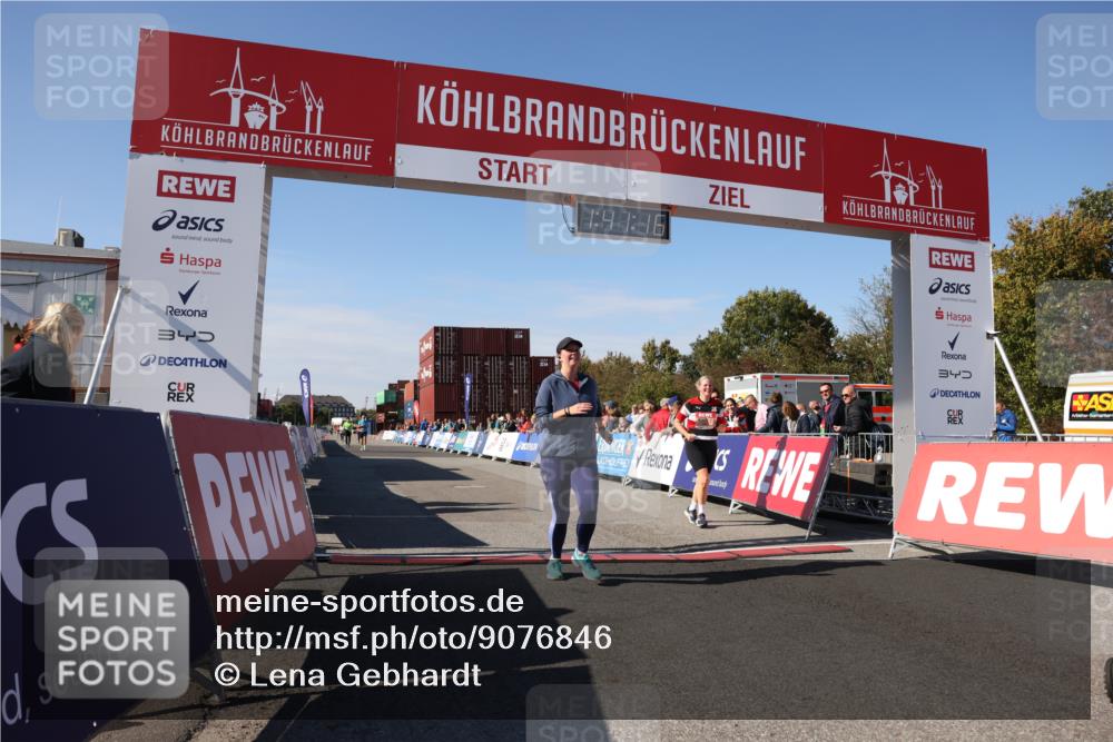 03.10.2025 - Köhlbrandbrückenlauf Lena Gebhardt http://msf.ph/oto/9076846 03.10.2025 13:41:17 Ziel 5116, 5121, 5197, 5421 meine-sportfotos.de