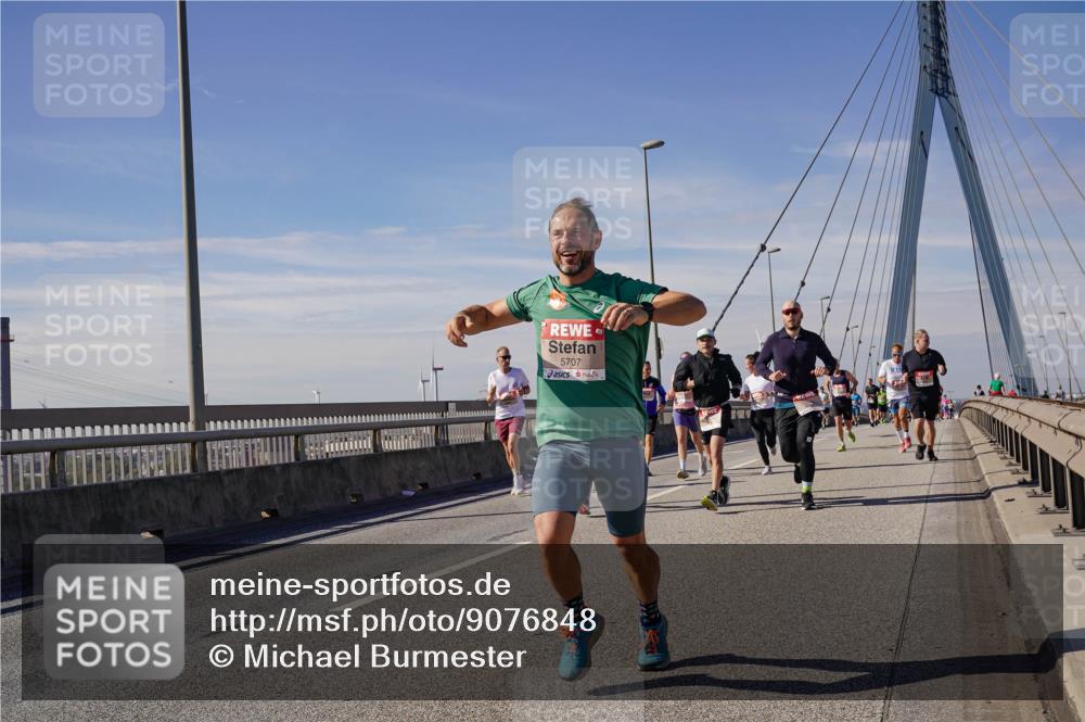 03.10.2025 - Köhlbrandbrückenlauf Michael Burmester http://msf.ph/oto/9076848 03.10.2025 12:41:56 Position 2 5707 meine-sportfotos.de