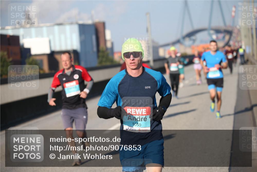 03.10.2025 - Köhlbrandbrückenlauf Jannik Wohlers http://msf.ph/oto/9076853 03.10.2025 09:43:28 Position 3 1050 meine-sportfotos.de