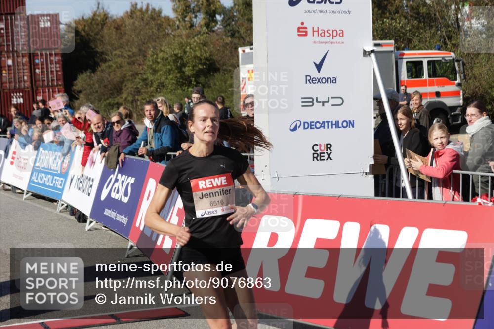 03.10.2025 - Köhlbrandbrückenlauf Jannik Wohlers http://msf.ph/oto/9076863 03.10.2025 12:46:55 Ziel 6483, 6516, 6740 meine-sportfotos.de