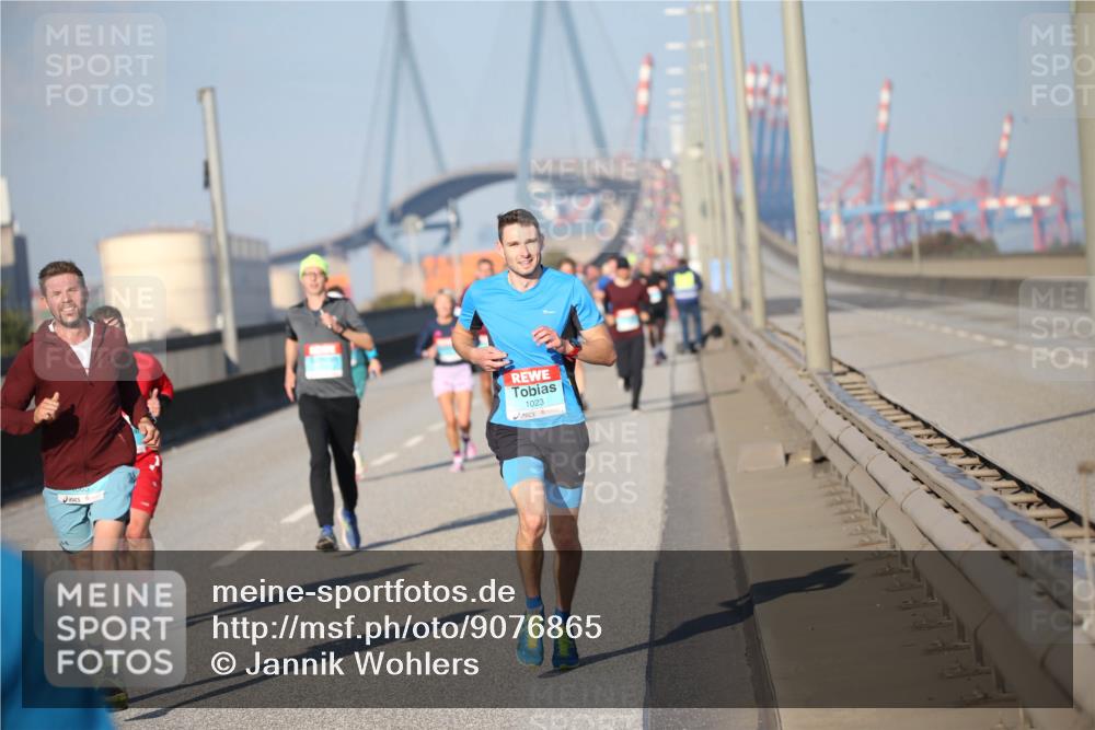 03.10.2025 - Köhlbrandbrückenlauf Jannik Wohlers http://msf.ph/oto/9076865 03.10.2025 09:43:29 Position 3 1023 meine-sportfotos.de