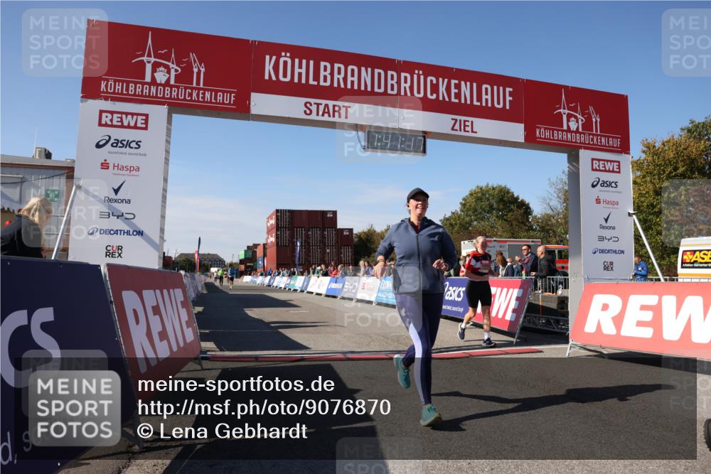 03.10.2025 - Köhlbrandbrückenlauf Lena Gebhardt http://msf.ph/oto/9076870 03.10.2025 13:41:17 Ziel 5116, 5121, 5197, 5421 meine-sportfotos.de