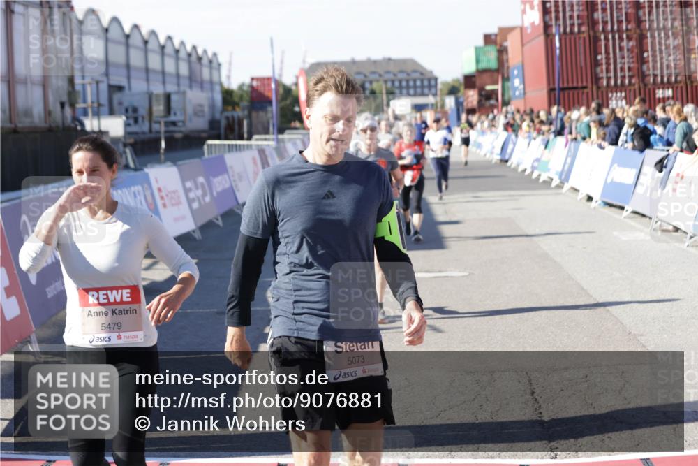 03.10.2025 - Köhlbrandbrückenlauf Jannik Wohlers http://msf.ph/oto/9076881 03.10.2025 13:17:09 Ziel 4242, 4331, 4361, 4861, 4978, 4982, 5033, 5073, 5087, 5090, 5100, 5429, 5479, 5544, 5667, 6431, 6623, 6626 meine-sportfotos.de