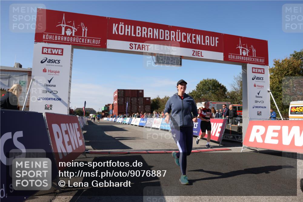 03.10.2025 - Köhlbrandbrückenlauf Lena Gebhardt http://msf.ph/oto/9076887 03.10.2025 13:41:17 Ziel 5116, 5121, 5197, 5421 meine-sportfotos.de