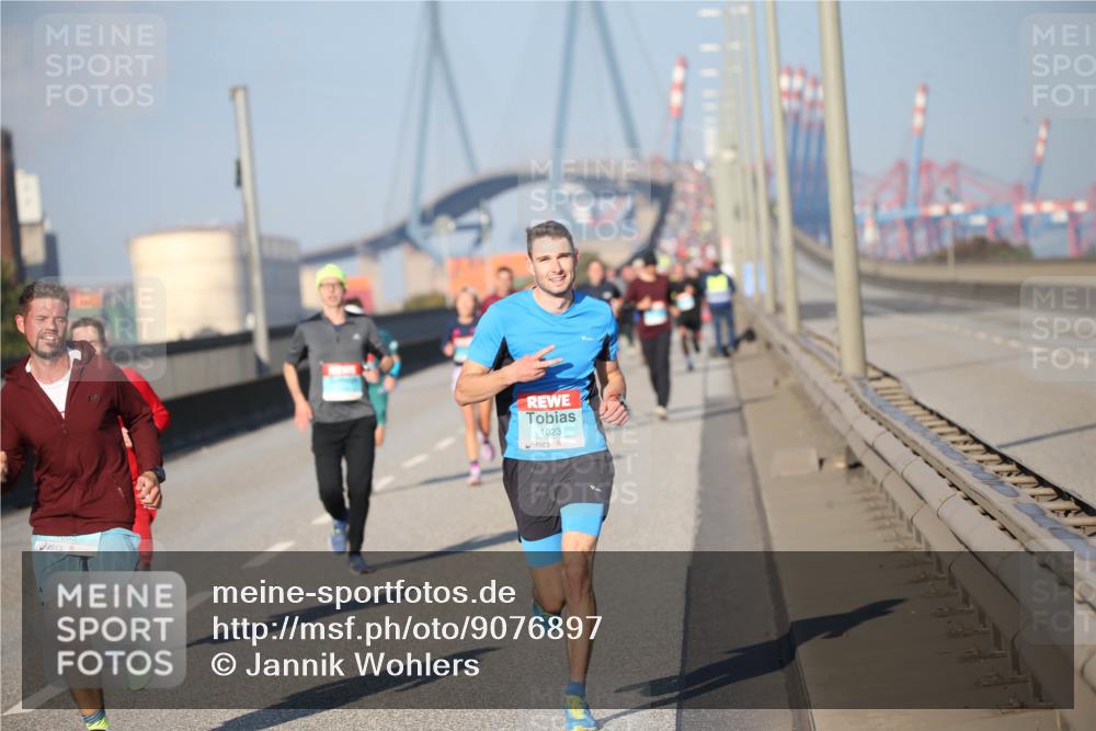 03.10.2025 - Köhlbrandbrückenlauf Jannik Wohlers http://msf.ph/oto/9076897 03.10.2025 09:43:30 Position 3 1023 meine-sportfotos.de