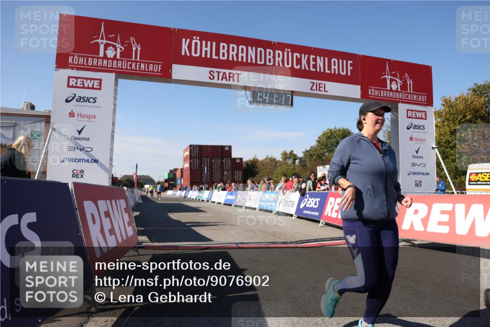 03.10.2025 - Köhlbrandbrückenlauf Lena Gebhardt http://msf.ph/oto/9076902 03.10.2025 13:41:18 Ziel 5116, 5121, 5197, 5421 meine-sportfotos.de